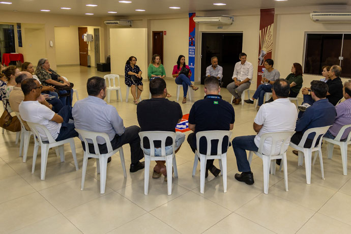 roda-conversa-fenae2.jpg